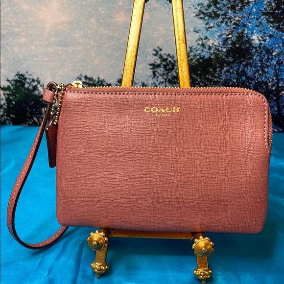 Coach Dusky Pink Wristlet with Wrist Strap VGC - Picture 1 of 7